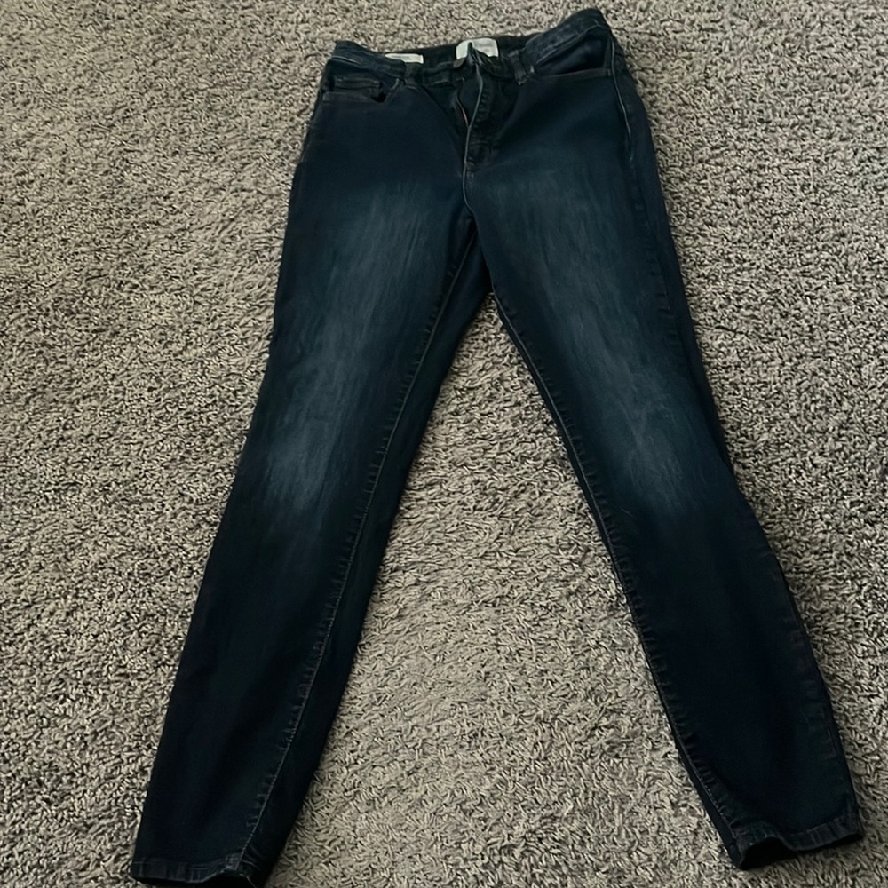 Size 6/28R skinny jeans